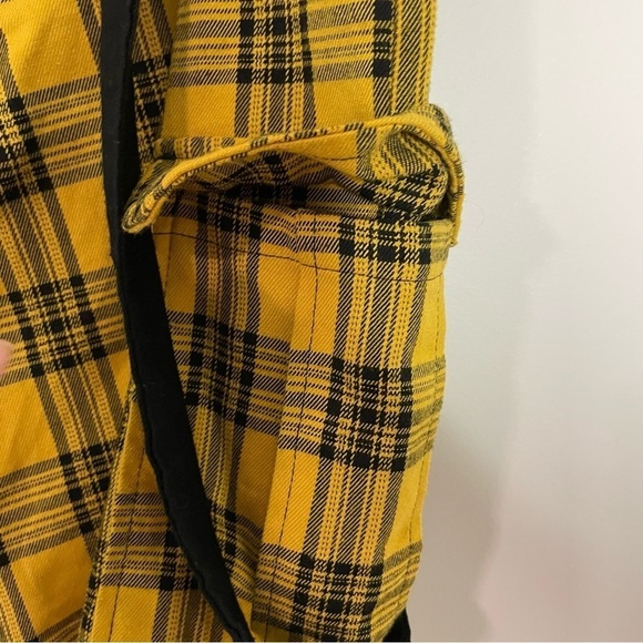 [Hot Topic] Yellow & Plaid Print Edgy Academia Punk Rock Cargo Suspender Shorts - Picture 3 of 7